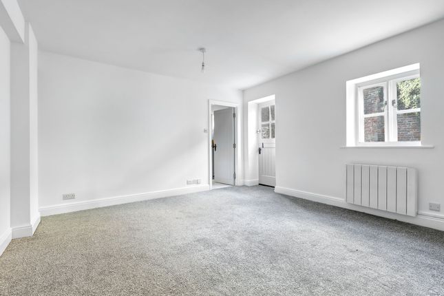 1a George Walk High Street, Ware photo 2