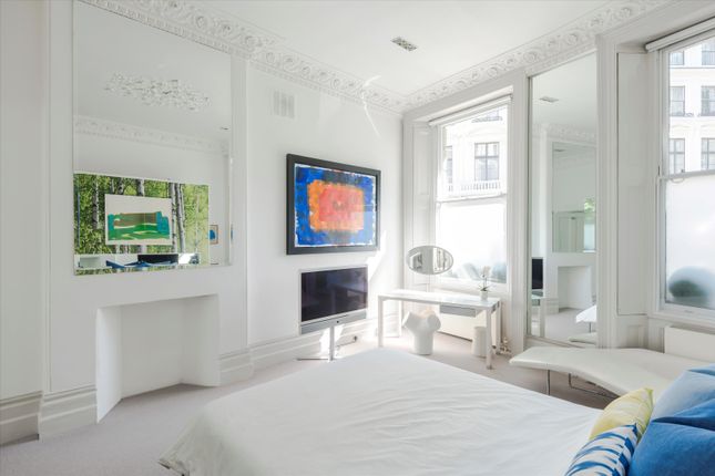 Flat for sale in Cleveland Square, London