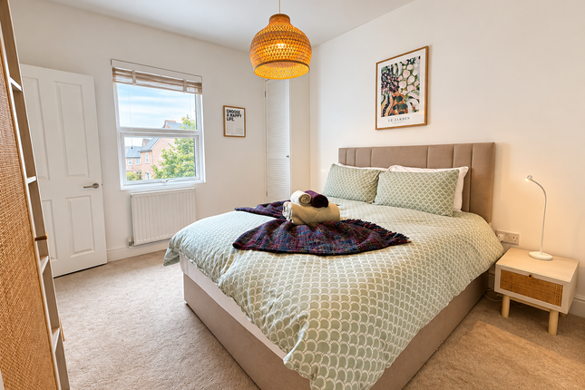 Flat 2, 2 Victoria Parade, Torquay photo 5