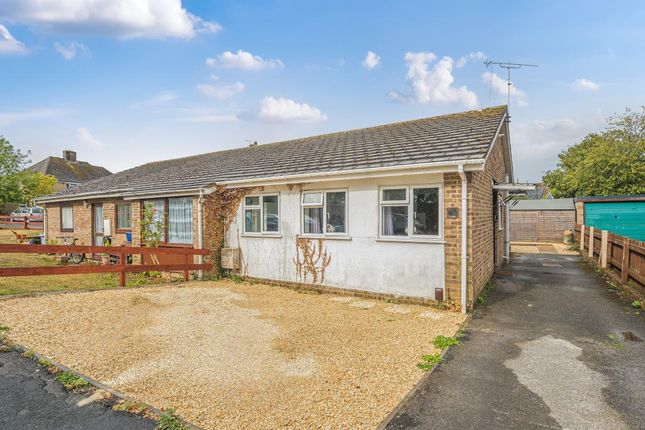 2-bed bungalow on 70 QUARRY ROAD, Witney, Witney, £300,000