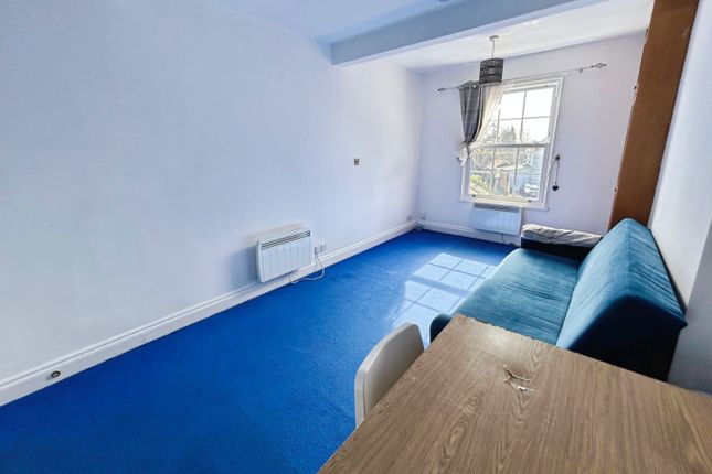 Flat 4, 1, Sussex Place, Slough photo 2