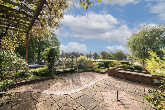 End terrace house for sale in Chiswick Quay, London