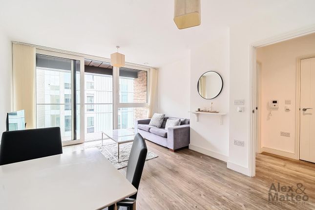 Flat for sale in Greenland Place, Surrey Quays