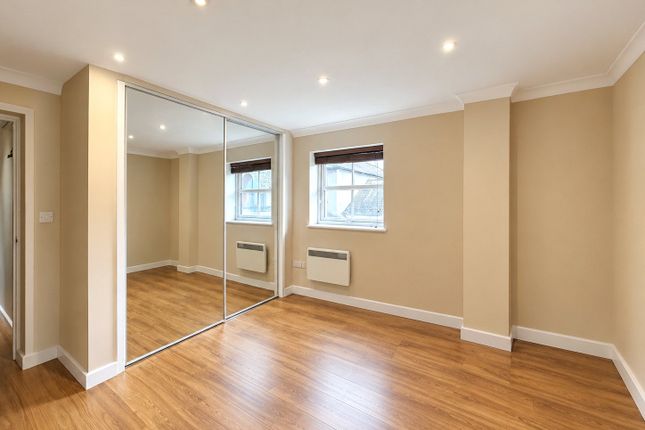 8A,, St. Johns Road, Surrey photo 4
