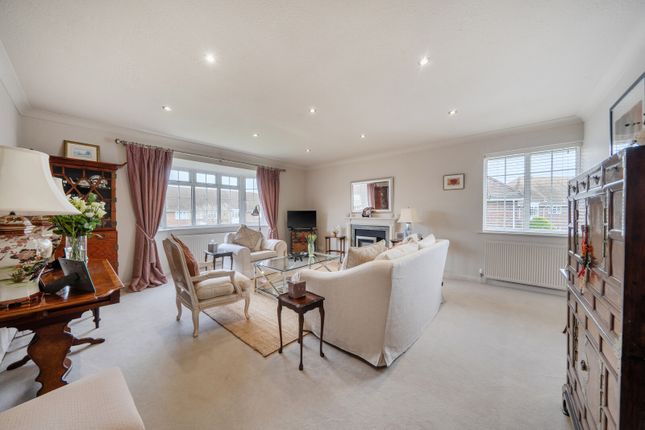 44, Trafalgar Court, Farnham photo 4