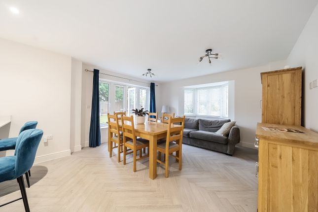 2, Heatherfields Way, Bordon photo 3