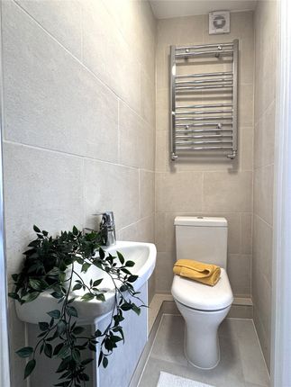 Flat 4, 61, High Road, Willesden Green photo 5