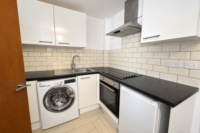 11, Rockstone Lane, Southampton photo 3