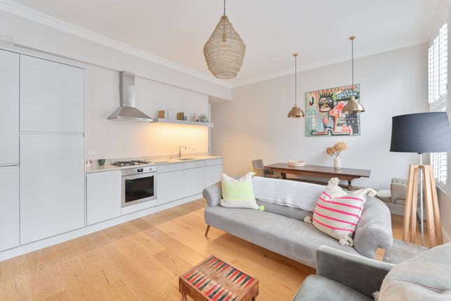 Barnard Mews, Clapham Junction photo 3