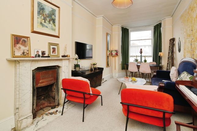 Flat 2, 18-19 Adelaide Crescent, Hove photo 3