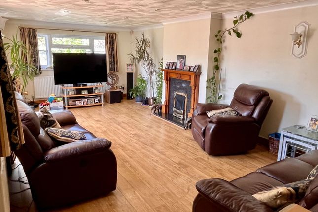 47, Ferndale Road, Leicester photo 2