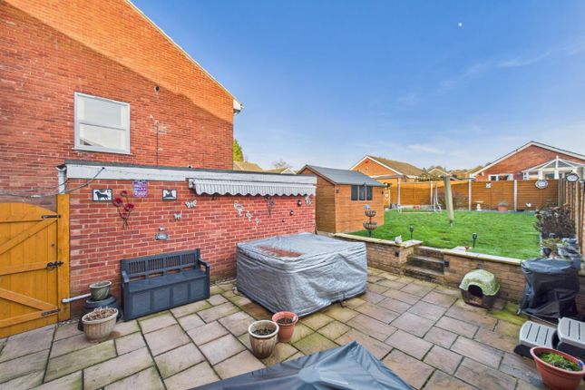 82, Broughton Gardens, Lincoln photo 4