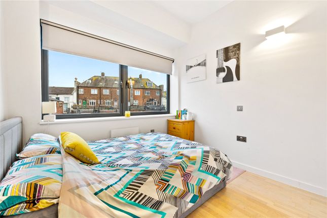 Flat for sale in Vale Road, Portslade, Brighton, East Sussex