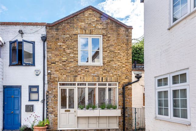 2 bed mews house for sale in Maryon Mews, Hampstead, London NW3