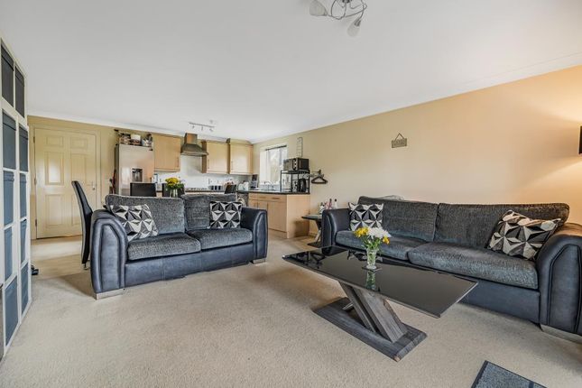 Flat for sale in South Reading, Berkshire