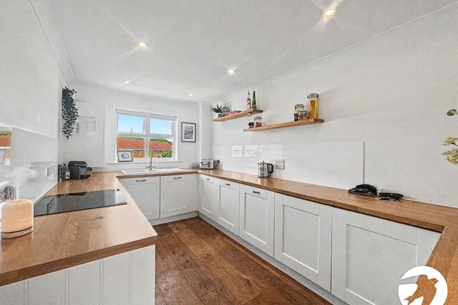 36, Pinewood Place, Kent photo 3
