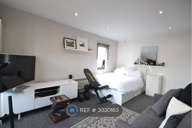 Flat, Richmond Court St Peters Street, Cardiff photo 2