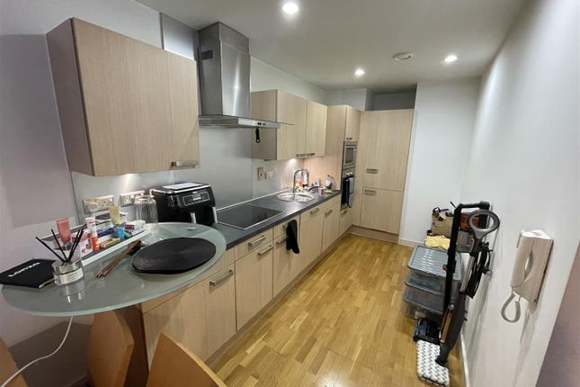 Apt 604, Bauhaus, Manchester photo 4