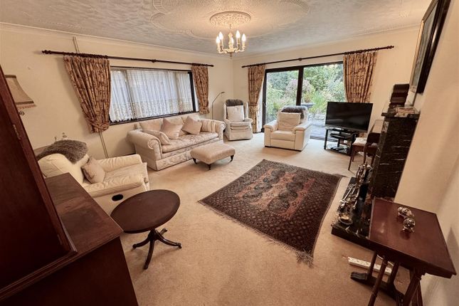2 Mountain Grove, Wernoleu Road, Ammanford photo 2