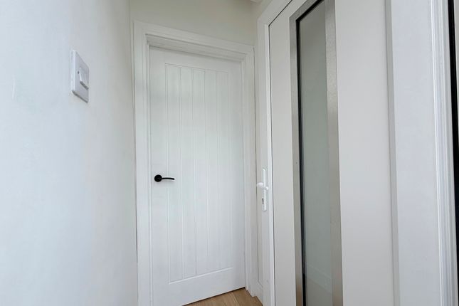 91 King Edward Street, Bridgend photo 3