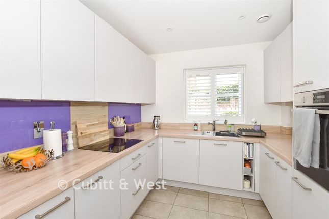 17, Huntley Mews, Horsham photo 4