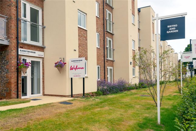 Flat for sale in Charlton Green, Dover, Kent