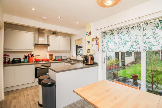 16, Healey Crescent, Ossett photo 2