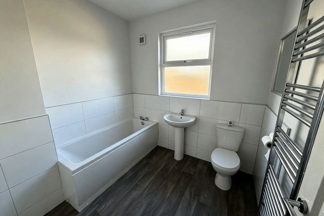 169 High Street, Barnsley photo 4