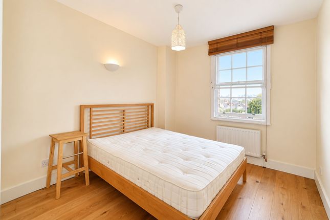 Flat 8, New Court Lutton Terrace, London photo 4