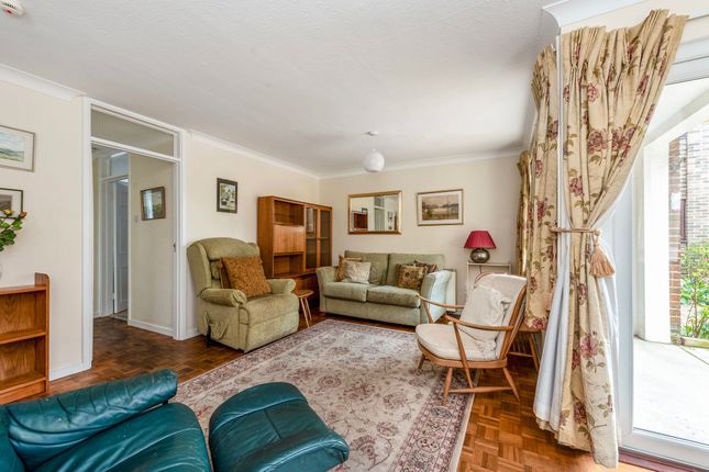Flat 12, Summersdale Court The Drive, Chichester photo 2