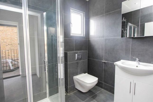 56b Hoppers Road, London photo 5