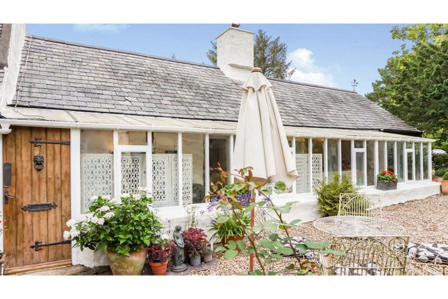 Thumbnail Country house for sale in Llandwrog, Caernarfon
