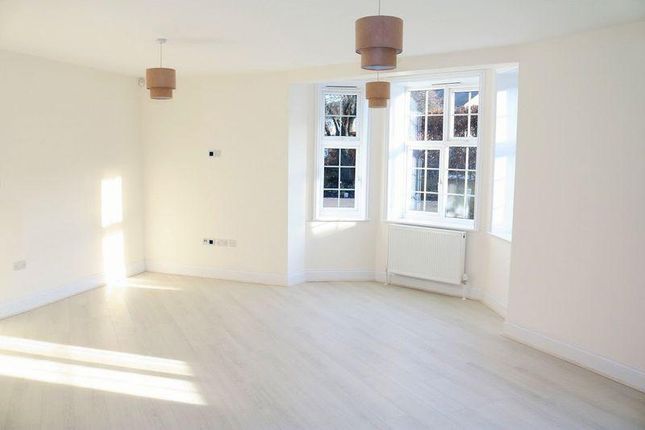 Flat 3 Montagu Mansions, 57, Montagu Gardens, Wallington photo 4