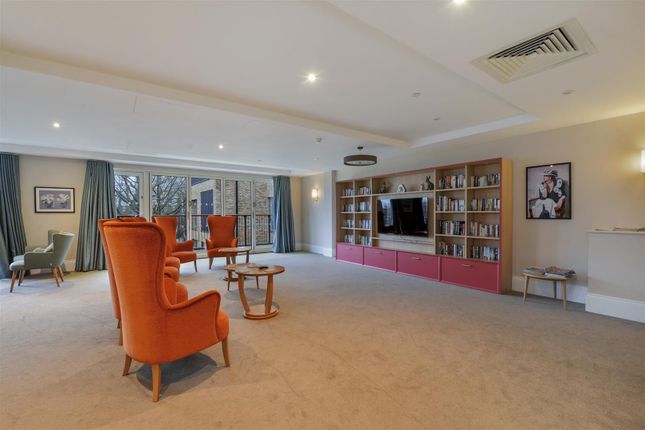 Flat for sale in Meadow View Court, The Orpines, Wateringbury