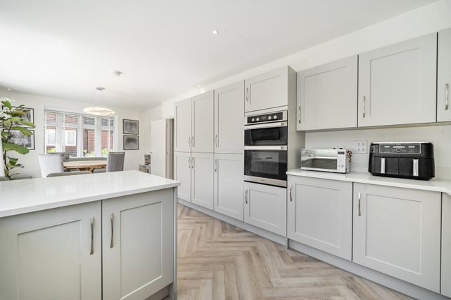6, Cranesbill Road, Southampton photo 4