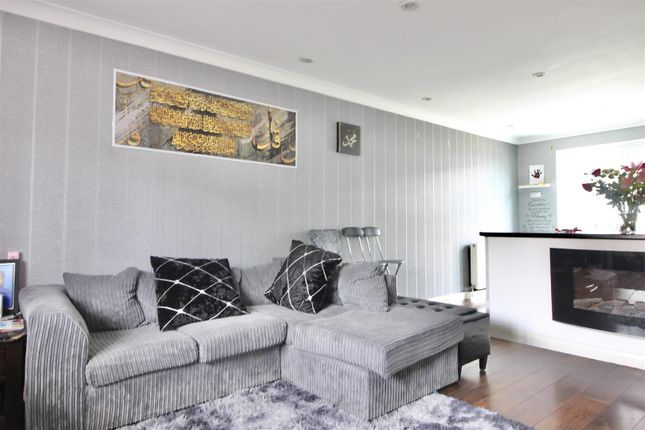 End terrace house for sale in Kingsmead, Cheshunt, Waltham Cross