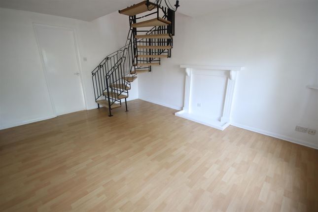 32, Roman Way, Chippenham photo 4