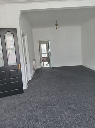 7, Kimberley Avenue, Ilford photo 3