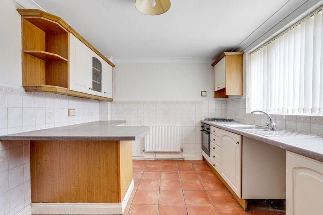 66 Pedmore Valley, Nottingham photo 3