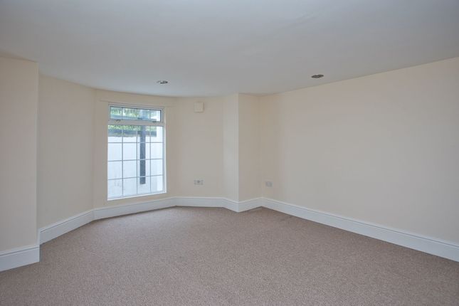 Flat to rent in Kingsnorth Gardens, Folkestone