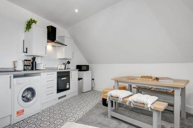 Flat 5, 77 Craddock Street, Cardiff photo 3