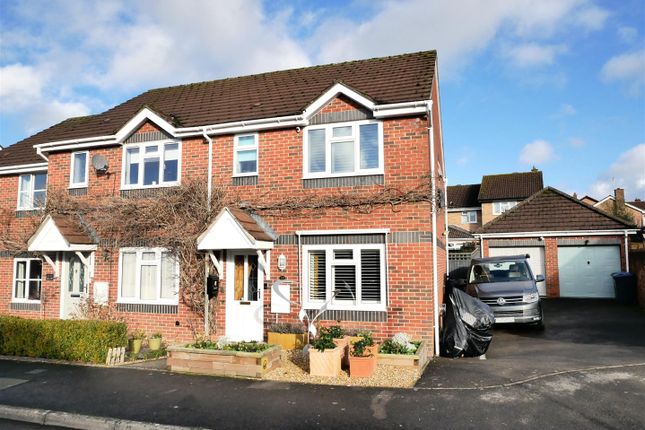18, Park Close, Calne photo 2
