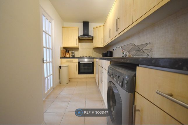 A Meadow Close, Raynes Park photo 4