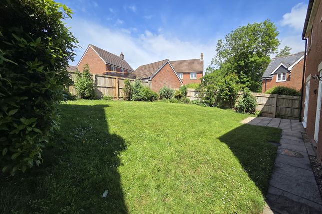 18, Theillay Close, Bridgwater photo 3