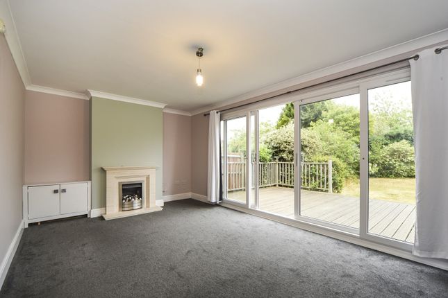 4, Eccleston Close, Orpington photo 3