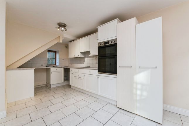 9, Castle Mews, Castle Street, Axminster photo 4