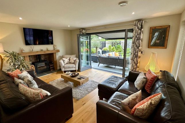 23, Pyefinch Meadow, Hereford photo 4