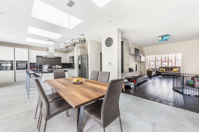 26, Saddlescombe Way, Woodside Park photo 4