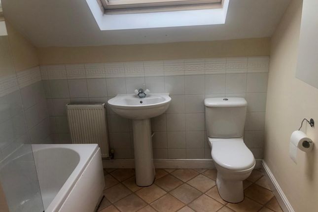 9, Pankhurst Close, Blackburn photo 5