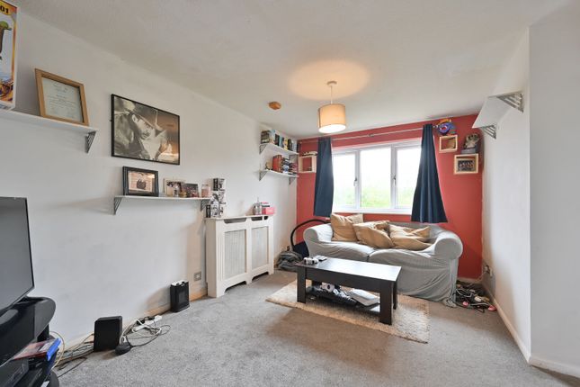 Courtlands Close, Watford photo 4
